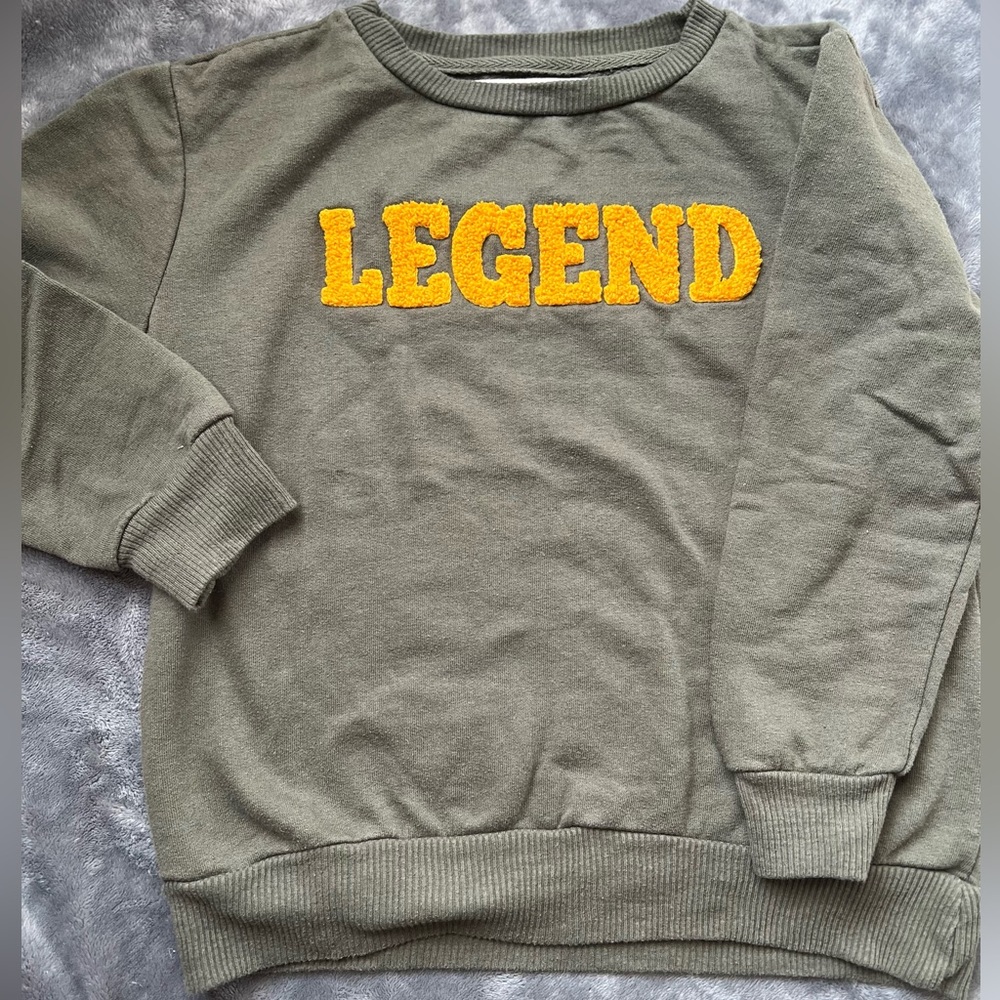 Legend crewneck sweatshirt. Boys or Girls - size 7